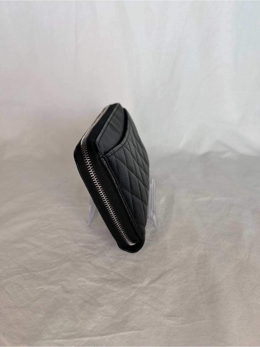 CHANEL Black Quilted Caviar Leather Zip Wallet with Silver CC - Picture 5 of 6